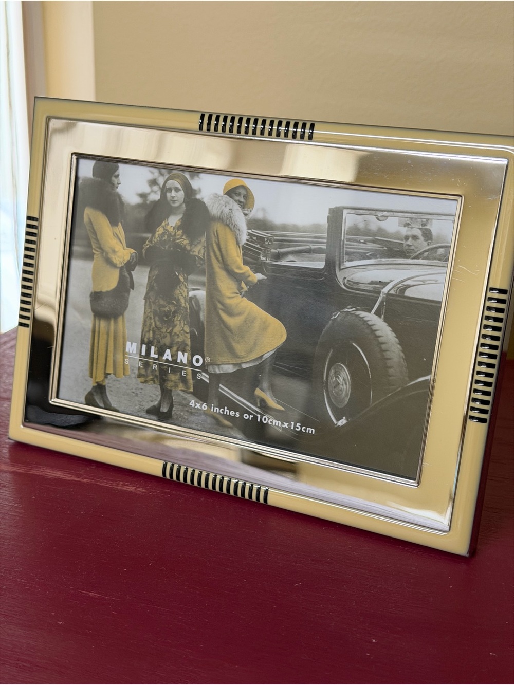 NEW! Milano Yellowish Gold, Mirrored Silver, & Black 4” x 6” Picture Frame